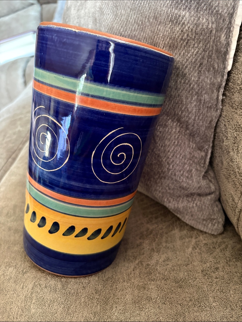 Hand painted Pier 1 Italian Swirl Earthenware Cream & Terracotta Wine/Utensil